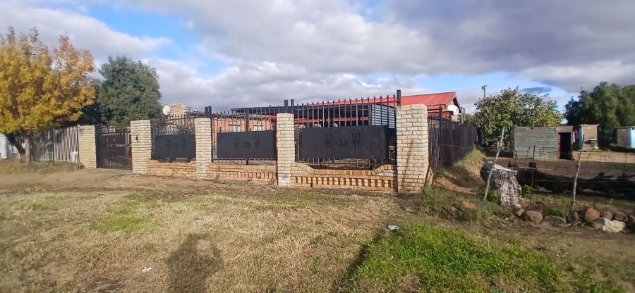 2 Bedroom Property for Sale in Botshabelo Free State